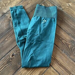 Women’s gym shark leggings size small green